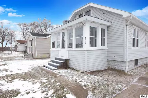 2129 Crest Ave, Jackson, MI 49203 photo 4