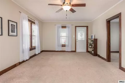 2129 Crest Ave, Jackson, MI 49203 photo 6