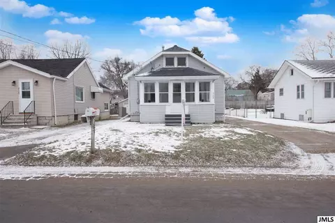 2129 Crest Ave, Jackson, MI 49203 photo 2