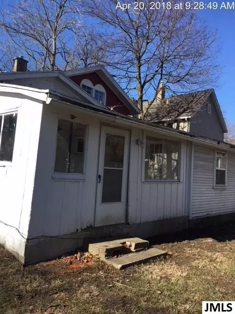 1304 E Ganson, Jackson, MI 49201 photo 2