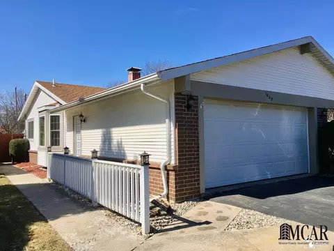 1669 Longfellow, Temperance, MI 48182 photo 3
