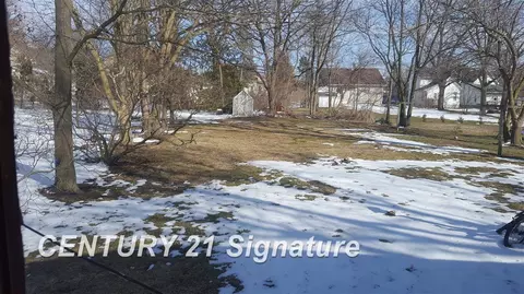 218 Maple, Flushing, MI 48433 photo 10