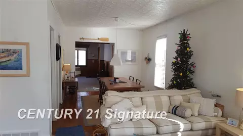 218 Maple, Flushing, MI 48433 photo 3