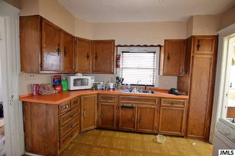 3018 Page Ave, Jackson, MI 49203 photo 3