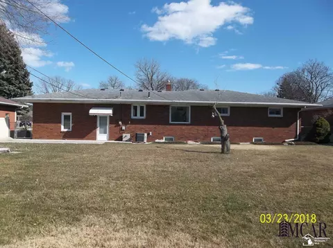 568 Augusta, Monroe, MI 48161 photo 2