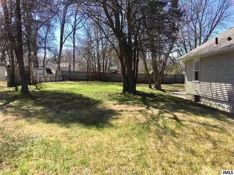 305 E Prospect St, Jackson, MI 49203 photo 3