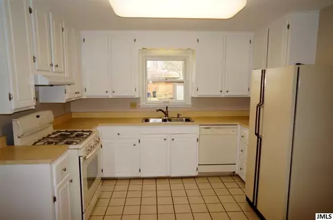 1640 Cascade Ct, Jackson, MI 49203 photo 5