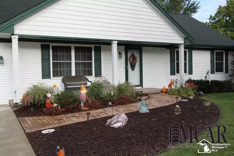 119 Bates, Monroe, MI 48162 photo 2
