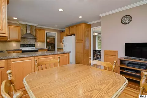 4855 Firethorne Dr, Jackson, MI 49201 photo 6