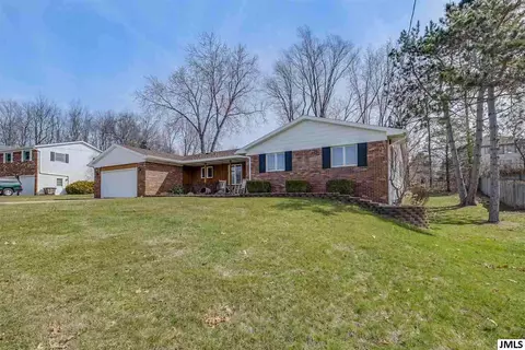 4855 Firethorne Dr, Jackson, MI 49201 photo 2