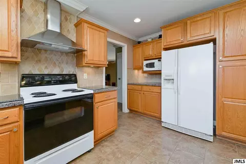 4855 Firethorne Dr, Jackson, MI 49201 photo 8