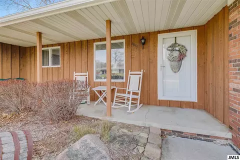 4855 Firethorne Dr, Jackson, MI 49201 photo 3