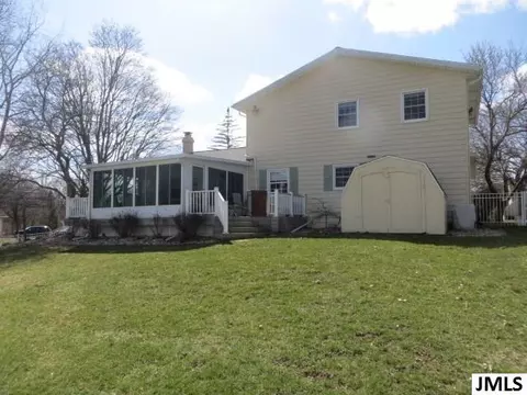 2147 Cascade Dr, Jackson, MI 49203 photo 4
