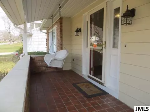 2147 Cascade Dr, Jackson, MI 49203 photo 3