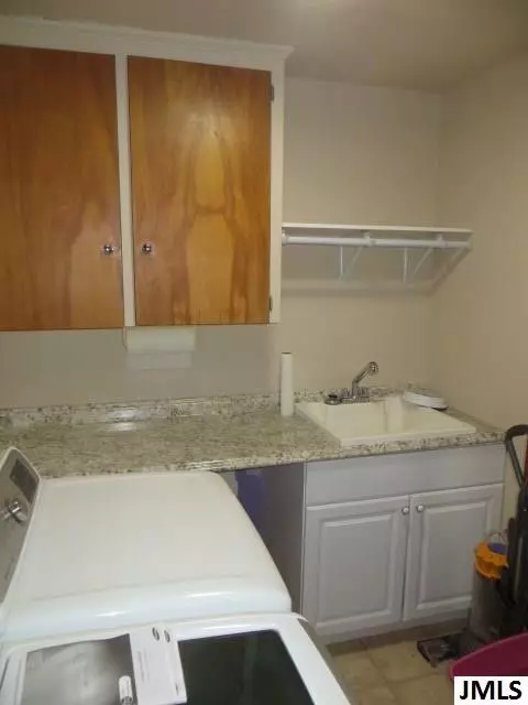 2147 Cascade Dr, Jackson, MI 49203 photo 32