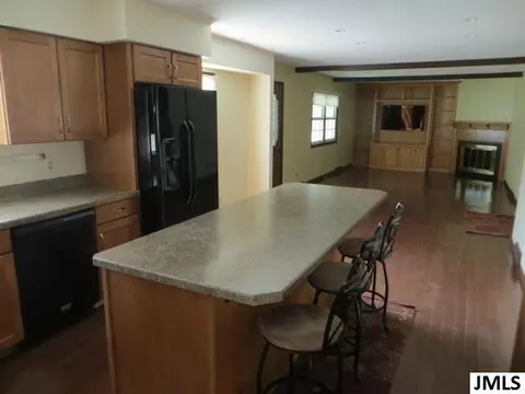 2147 Cascade Dr, Jackson, MI 49203 photo 9