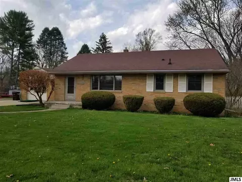 1512 Kensington Dr, Jackson, MI 49203 photo 1