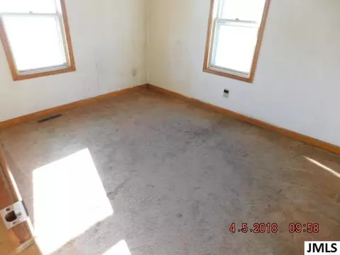 517 Bagg Ave, Jackson, MI 49203 photo 3