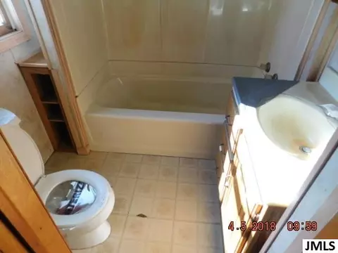 517 Bagg Ave, Jackson, MI 49203 photo 5