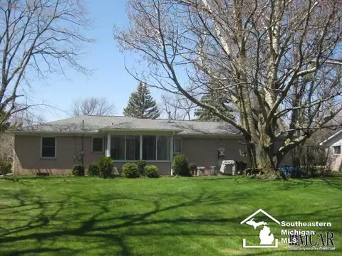140 Bates, Monroe, MI 48162 photo 3