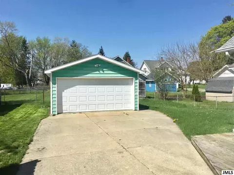 704 E Argyle, Jackson, MI 49202 photo 3