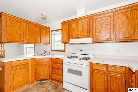 3423 Miles Rd, Jackson, MI 49201 photo 2