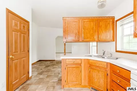 3423 Miles Rd, Jackson, MI 49201 photo 4