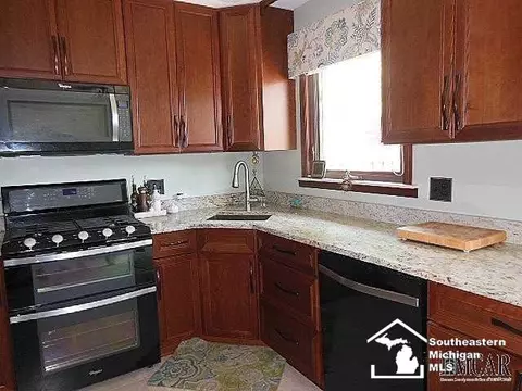 1625 Huntcliffe, Temperance, MI 48182 photo 13