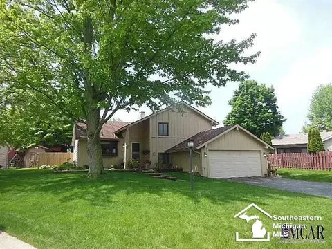 1625 Huntcliffe, Temperance, MI 48182 photo 1