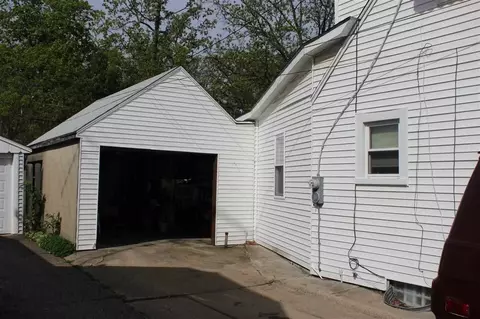 1927 Copeman, Flint, MI 48504 photo 3