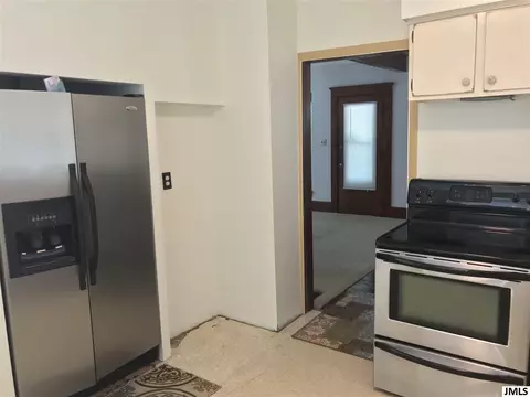 715 Seymour Ave, Jackson, MI 49202 photo 8
