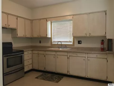 715 Seymour Ave, Jackson, MI 49202 photo 7