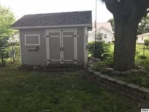 715 Seymour Ave, Jackson, MI 49202 photo 3