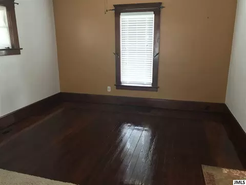 715 Seymour Ave, Jackson, MI 49202 photo 5