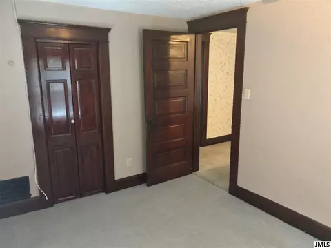 715 Seymour Ave, Jackson, MI 49202 photo 17