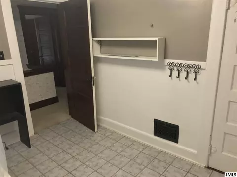 715 Seymour Ave, Jackson, MI 49202 photo 11