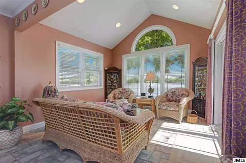 399 Lakeside Dr, Jackson, MI 49203 photo 15