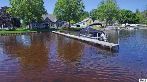 399 Lakeside Dr, Jackson, MI 49203 photo 33