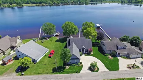 399 Lakeside Dr, Jackson, MI 49203 photo 2