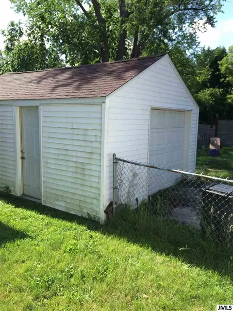 321 N West, Jackson, MI 49201 photo 6