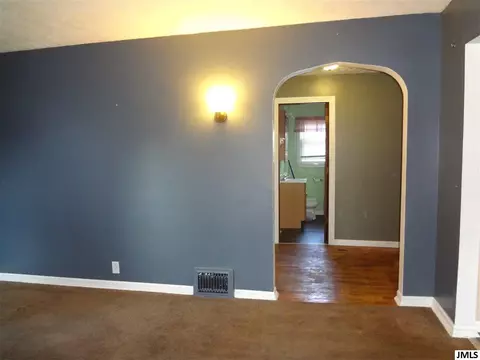 143 Amos, Jackson, MI 49203 photo 5