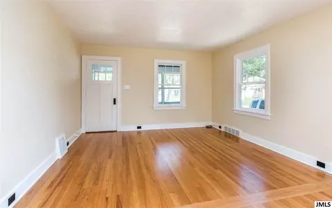 1006 Sixth St, Jackson, MI 49203 photo 4