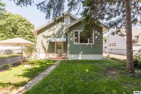 1006 Sixth St, Jackson, MI 49203 photo 2