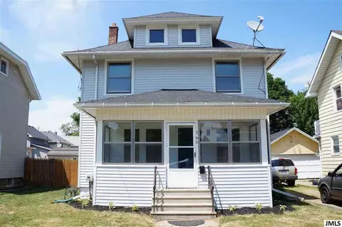 760 Union St, Jackson, MI 49203 photo 1