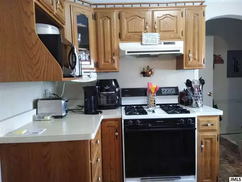 380 Seneca Dr, Jackson, MI 49202 photo 3