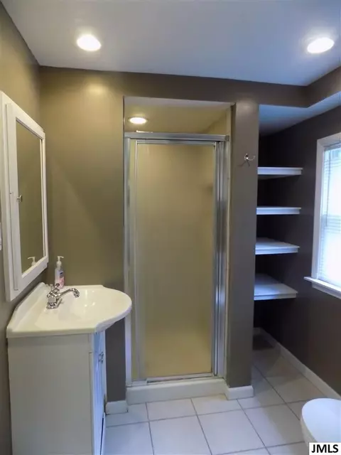 838 N Brown, Jackson, MI 49202 photo 12