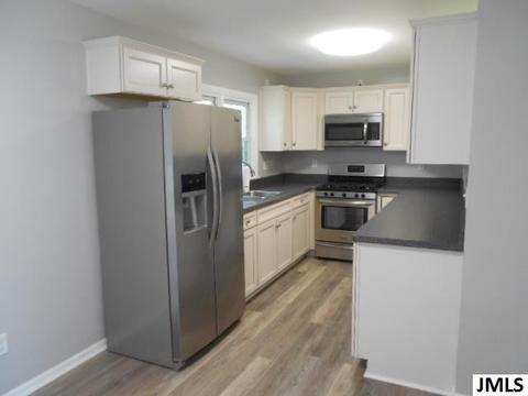 2190 Maple Dr, Jackson, MI 49203 photo 2