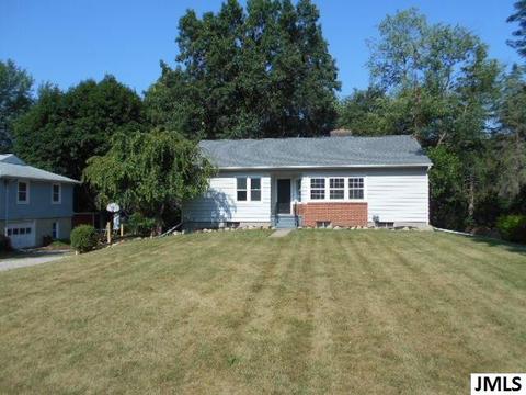 2190 Maple Dr, Jackson, MI 49203 photo 1