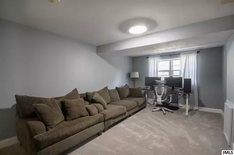 2556 Dorvin Dr, Jackson, MI 49201 photo 14