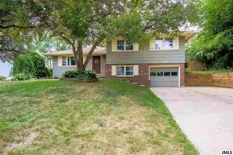 2556 Dorvin Dr, Jackson, MI 49201 photo 1